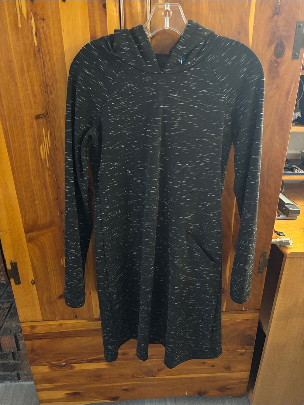 Betabrand Redeye travel dress with hood & pockets